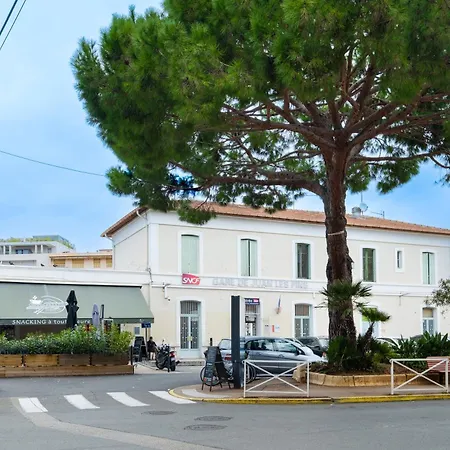 Апартаменти Avec Clim Et Terrasse *