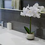 Avec Clim Et Terrasse アパート アンティーブ