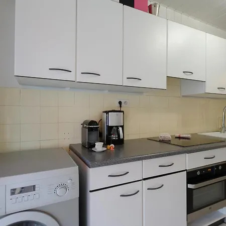 Avec Clim Et Terrasse * Antibes