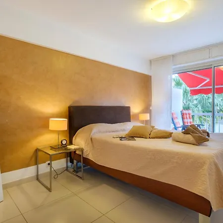 Apartment Meuble De Tourisme 3p Avec Clim Antibes