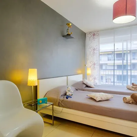 Appartement Appartement avec clim et terrasse *