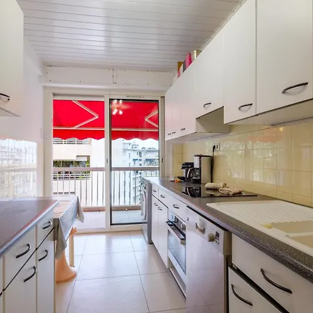Appartement avec clim et terrasse Appartement