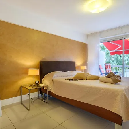 Appartement avec clim et terrasse Antibes