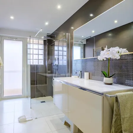 Appartement avec clim et terrasse Appartement *