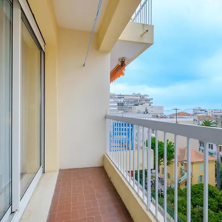 Appartement avec clim et terrasse * Antibes
