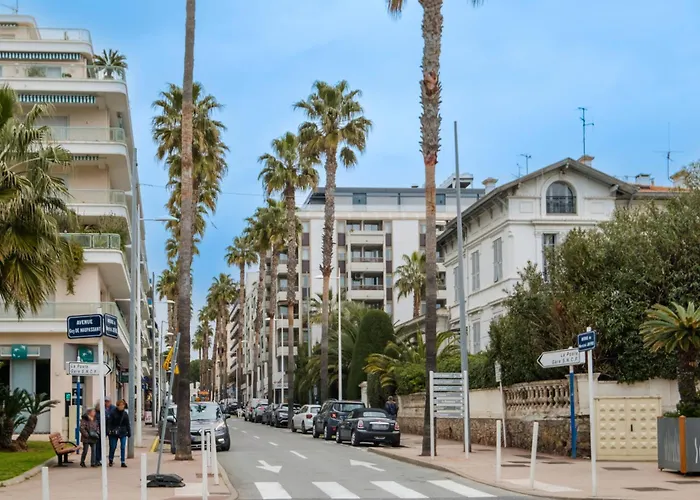 Avec Clim Et Terrasse Antibes