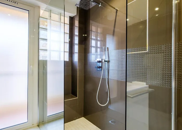 Avec Clim Et Terrasse Daire Antibes